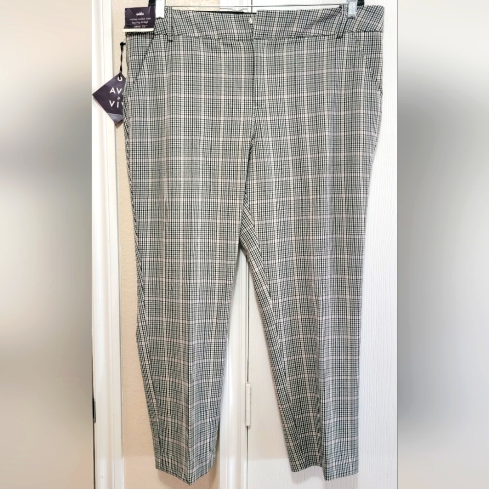 Ava & Viv Black and White Plaid Cropped Pants